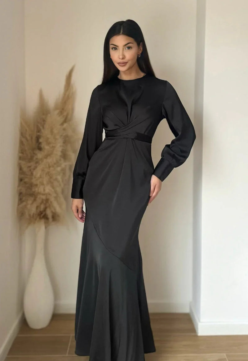 Black Sequin Dresses, Gowns & Party Outfit Guide