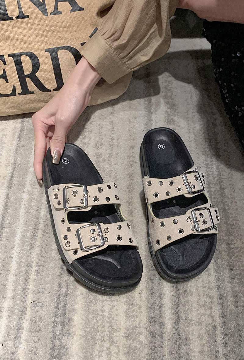 Riadh sandal