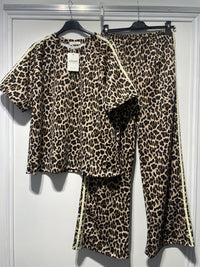 Azi Leopard Print Tracksuit – Stylish Women’s Loungewear