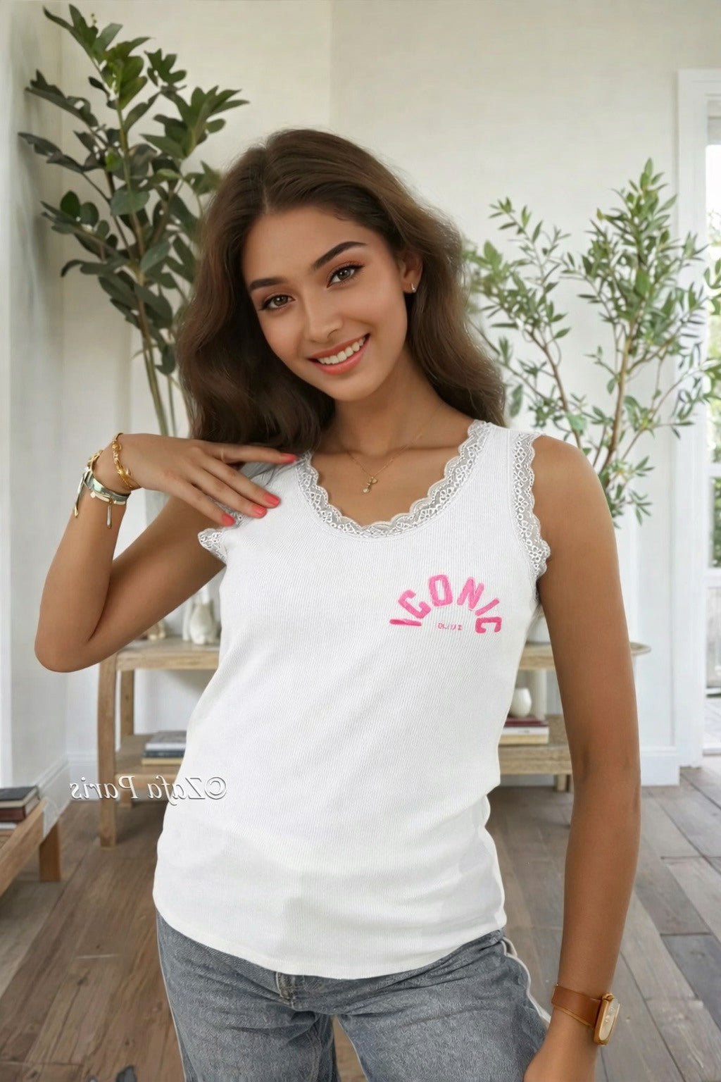 Issi iconic lace cami