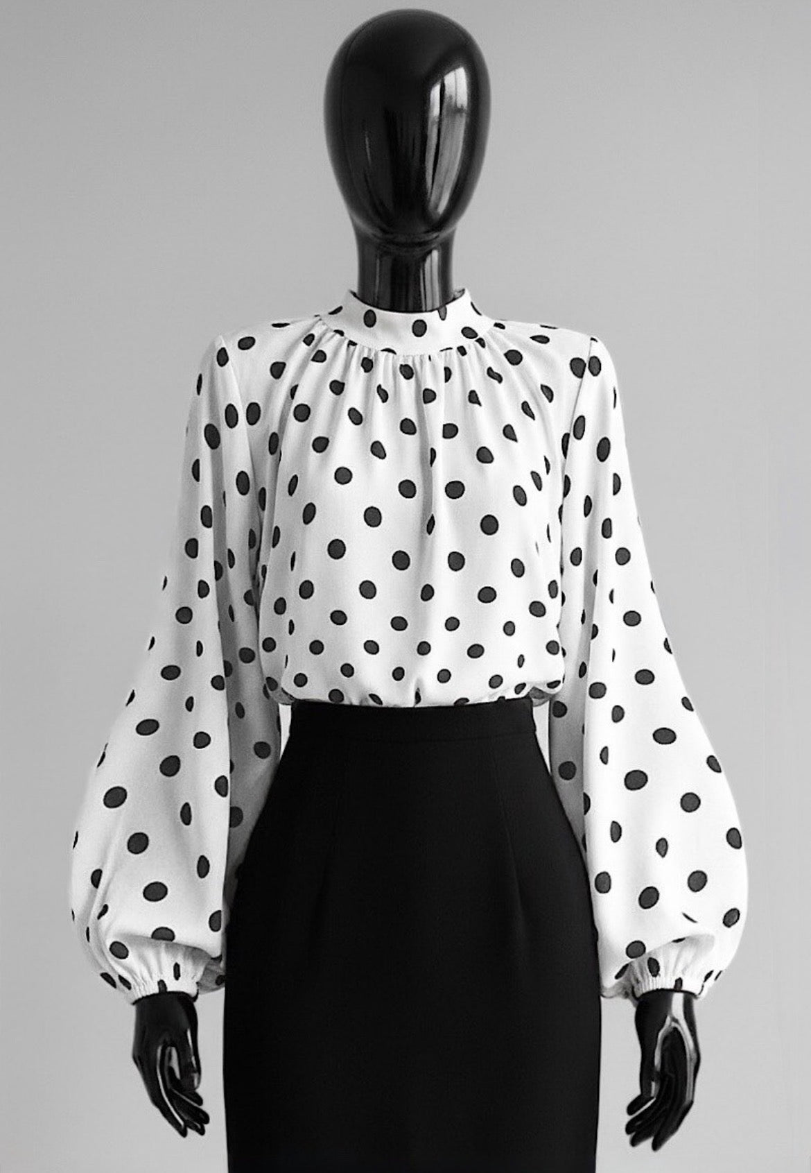 Dora dot detail top