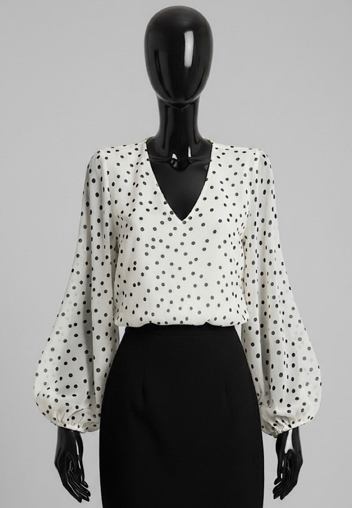 Susie vneck dot detail top
