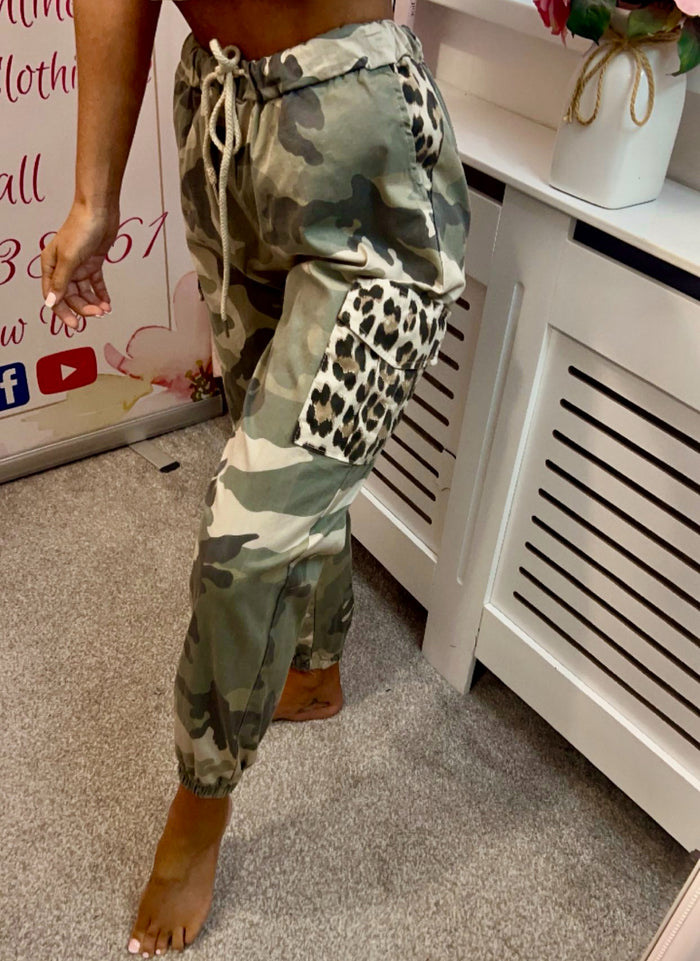 Claudia camo joggers