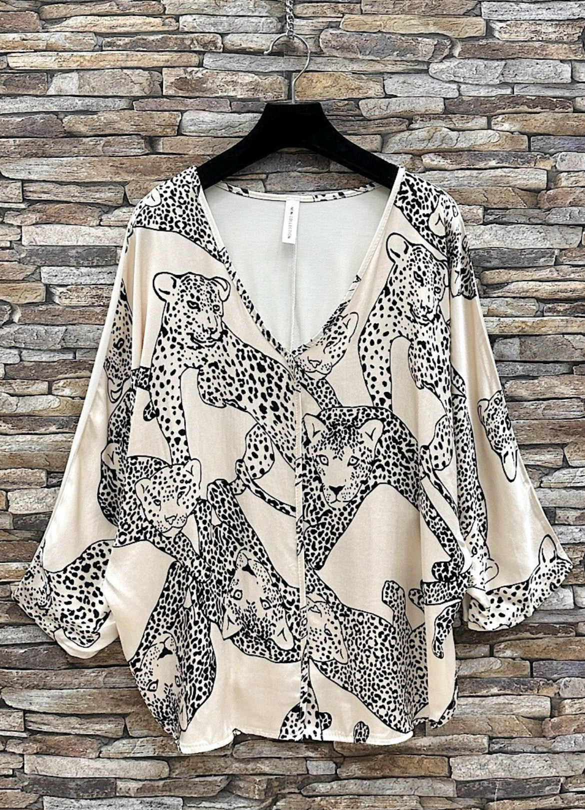 Tia tiger top
