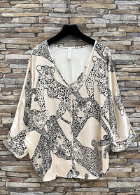 Tia tiger top